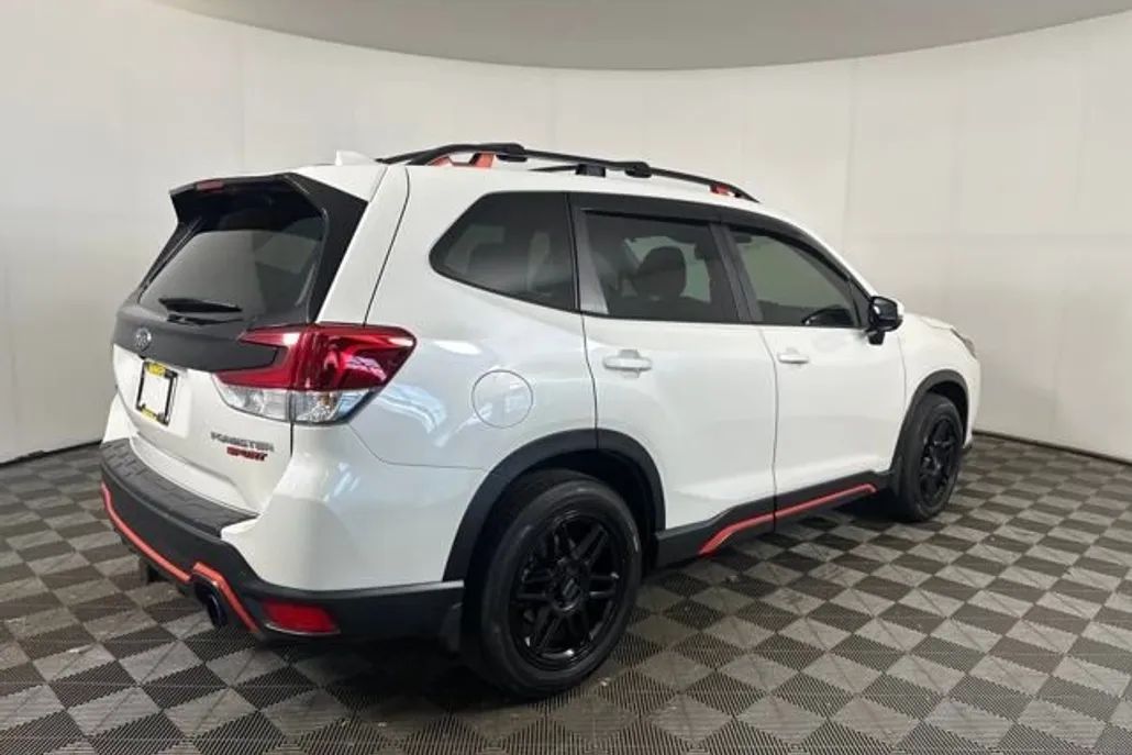 2022 Subaru Forester Sport photo 1
