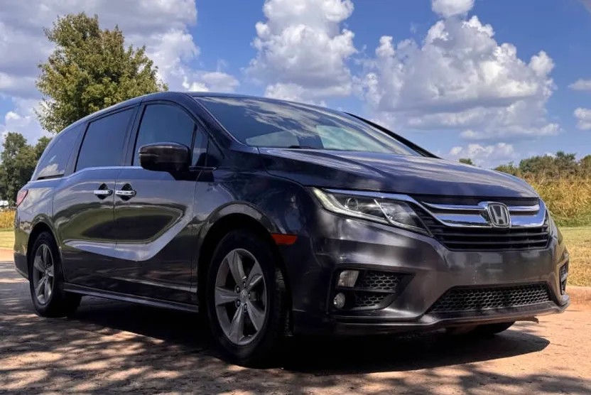 2018 Honda Odyssey EX photo 1