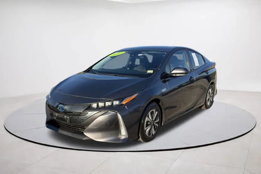2017 Toyota Prius Prime Plus photo 1