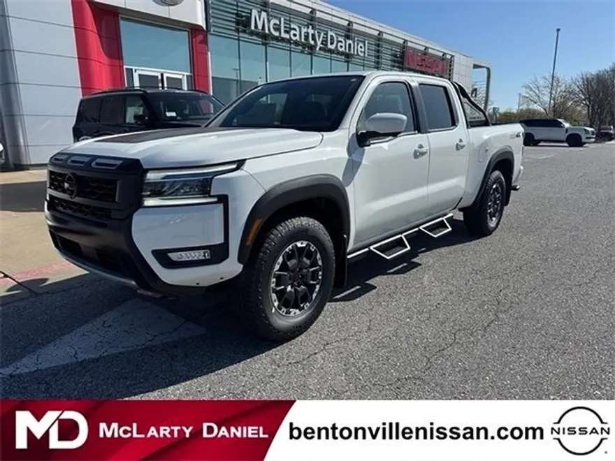 2025 Nissan Frontier Crew Cab PRO-4X photo 1