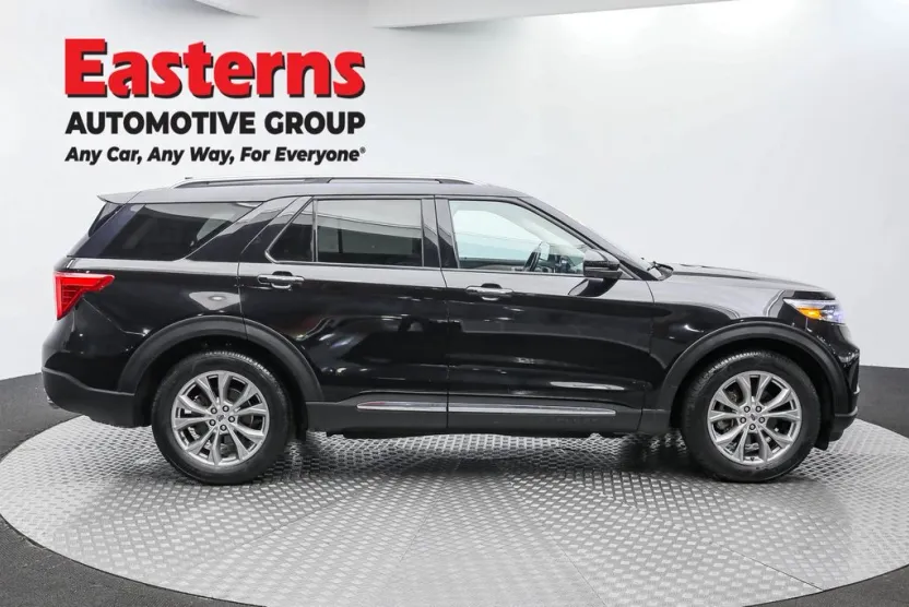 2023 Ford Explorer Limited photo 1