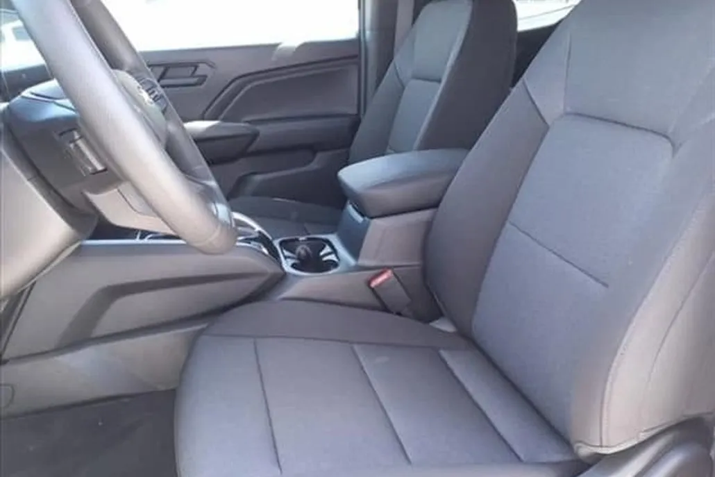 2025 Chevrolet Colorado LT photo 1