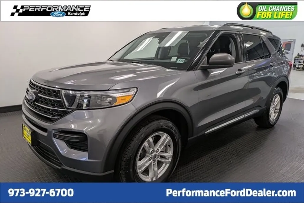 2022 Ford Explorer XLT photo 1