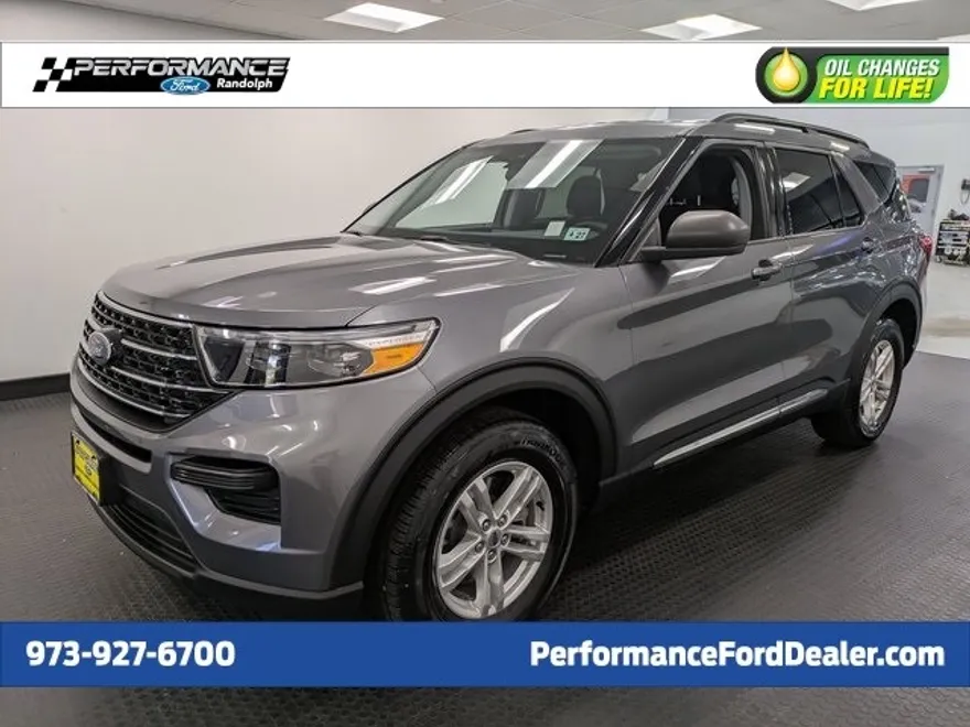 2022 Ford Explorer XLT photo 1
