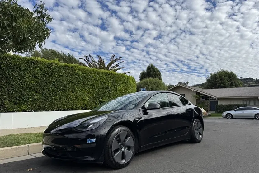 2021 Tesla Model 3 Standard Range Plus photo 1
