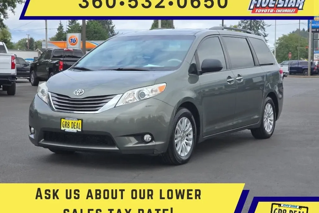 2014 Toyota Sienna XLE photo 1