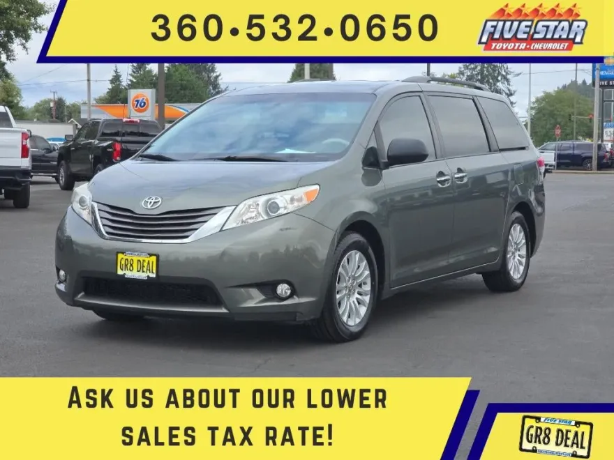 2014 Toyota Sienna XLE photo 1