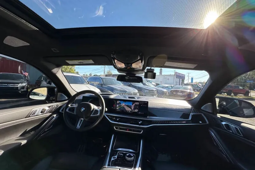 2025 Bmw X6 M60i xDr photo 1