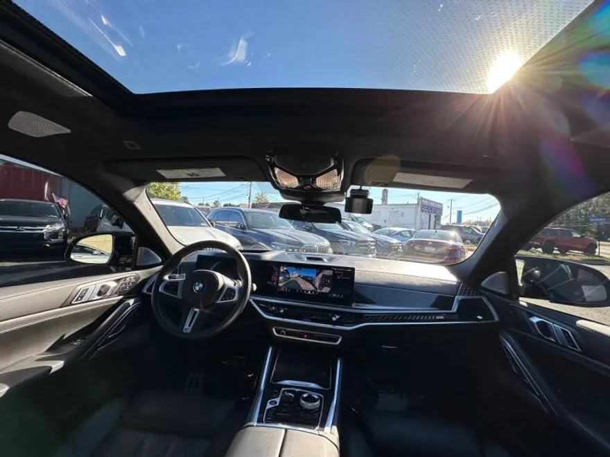 2025 Bmw X6 M60i xDr photo 1