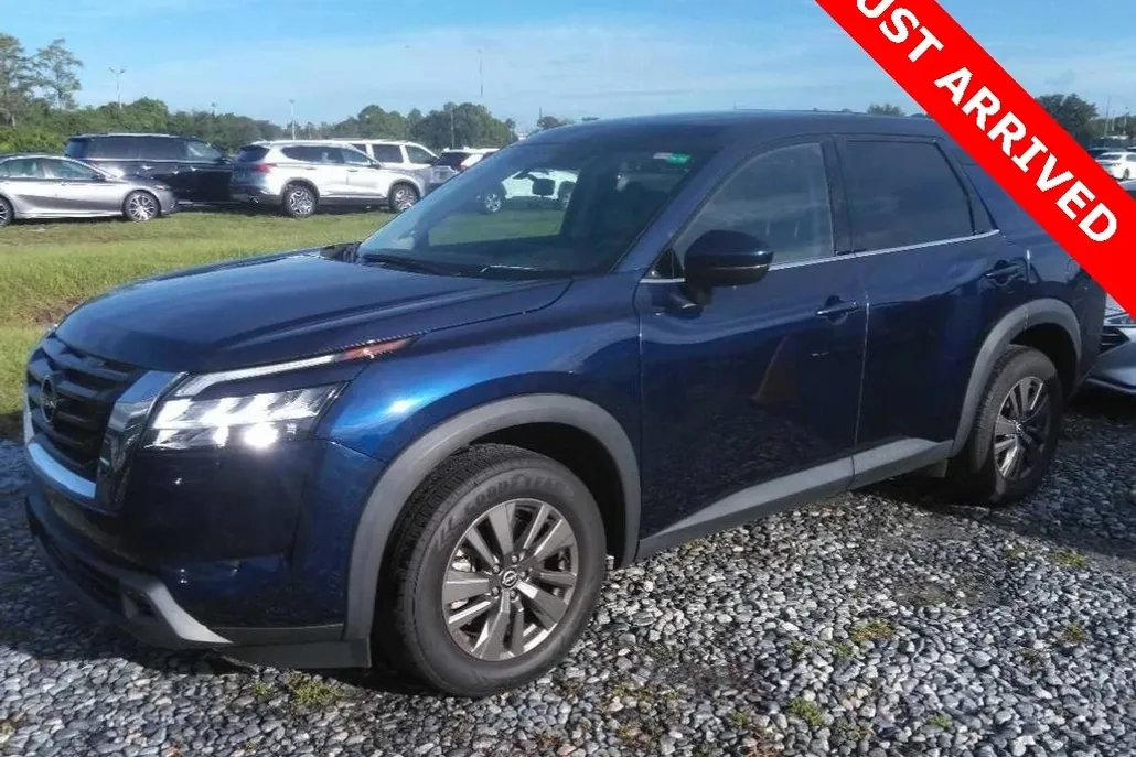 2022 Nissan Pathfinder S photo 1