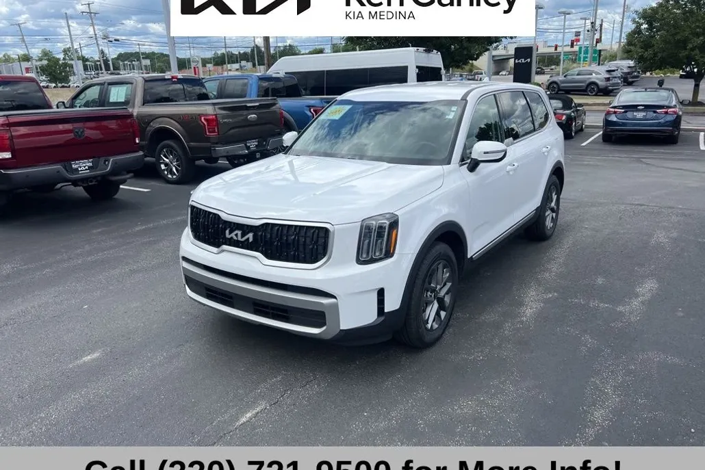 2023 Kia Telluride LX photo 1