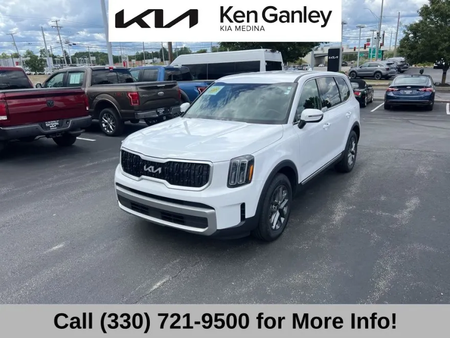 2023 Kia Telluride LX photo 1