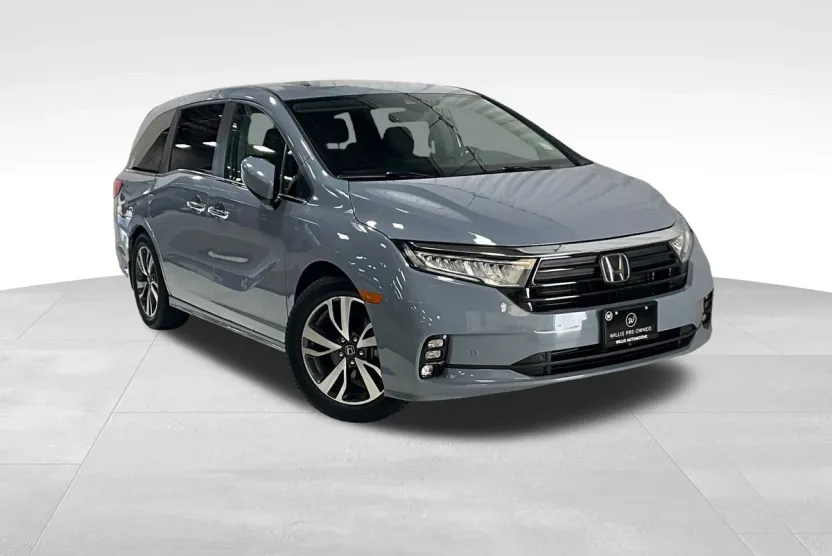 2023 Honda Odyssey Touring photo 1