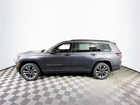 2025 Jeep Grand Cherokee Overland photo 4