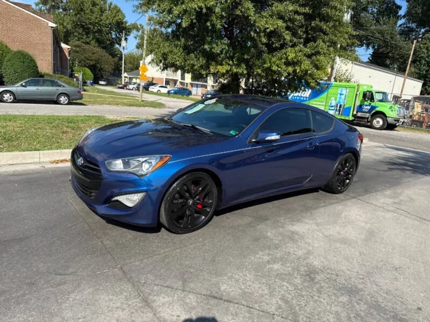 2015 Hyundai Genesis Coupe 3.8 R-Spec photo 1