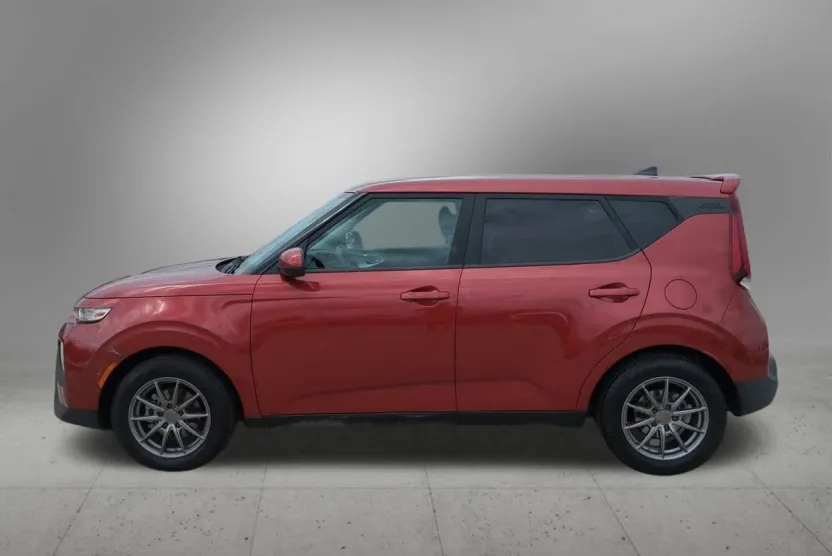 2022 Kia Soul LX photo 1