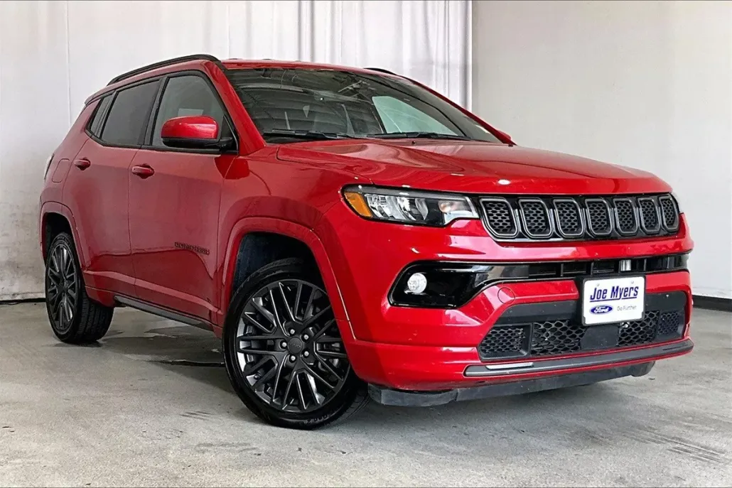 2023 Jeep Compass Limited Red Edition photo 1