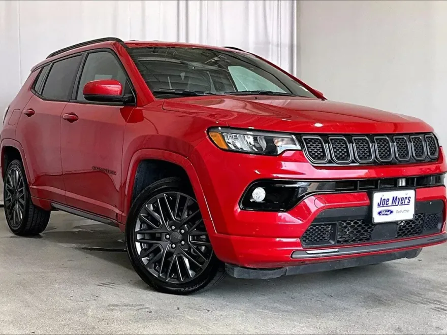 2023 Jeep Compass Limited Red Edition photo 1