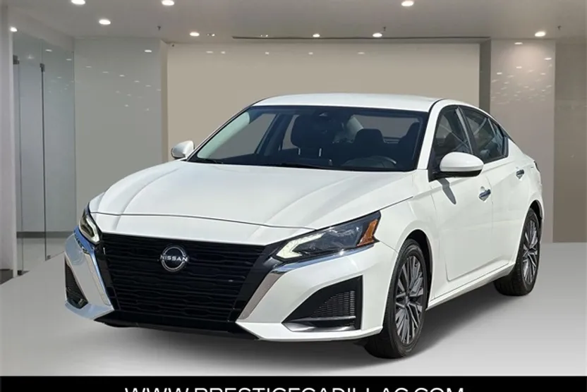 2023 Nissan Altima 2.5 SV photo 1