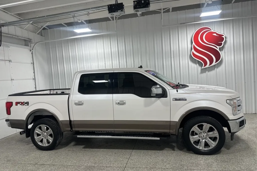2019 Ford F-150 Lariat photo 1