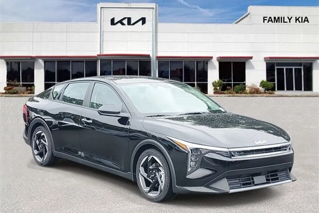 2025 Kia K4 EX photo 1
