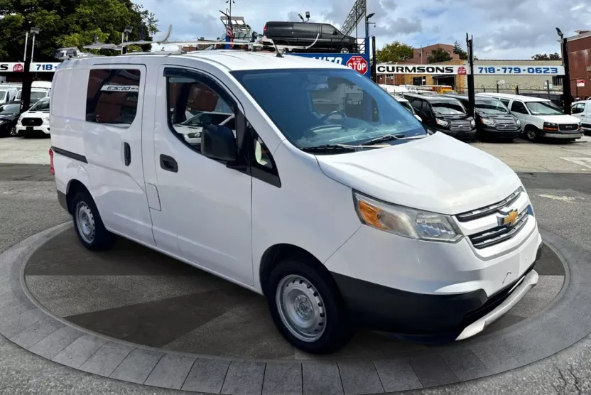 2017 Chevrolet Express Cargo Van LT photo 1