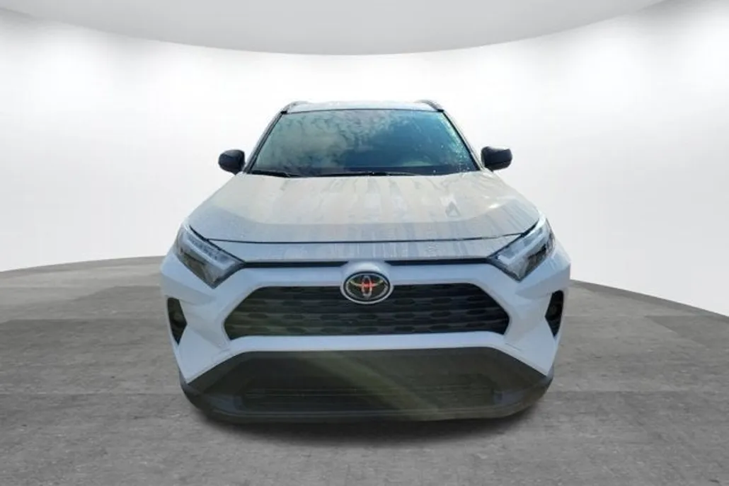 2025 Toyota RAV4 Hybrid LE photo 1