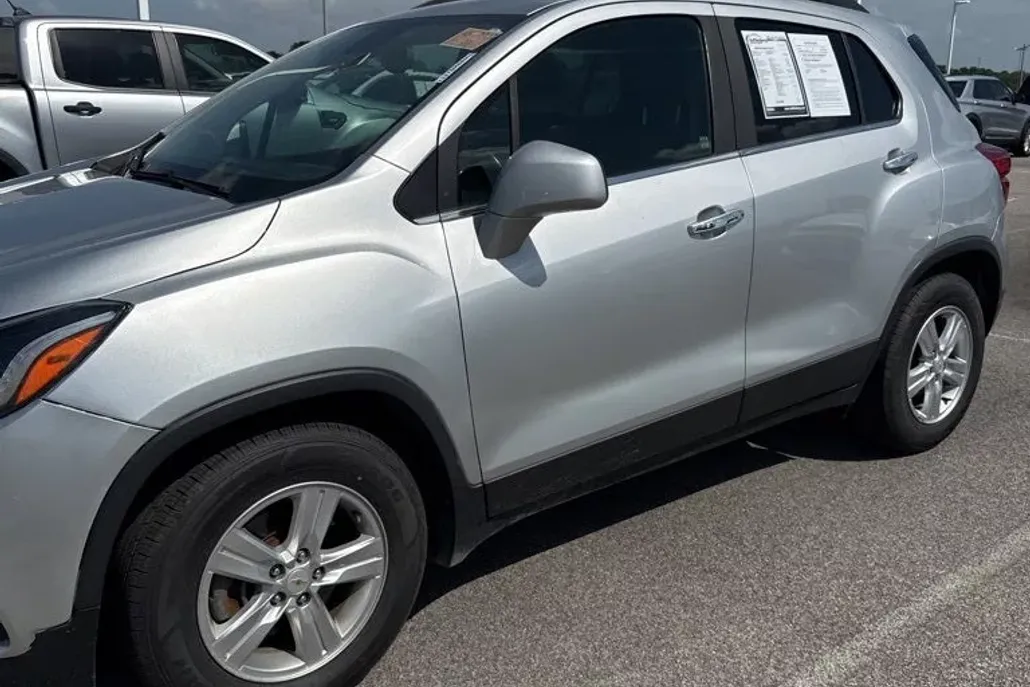 2018 Chevrolet Trax LT photo 1