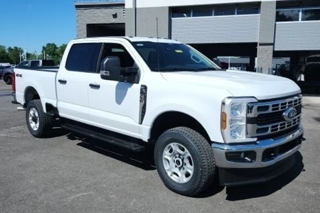2025 Ford F-350 XLT photo 1