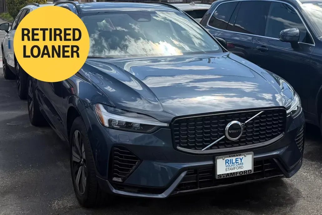 2025 Volvo XC60 T8 Core photo 1