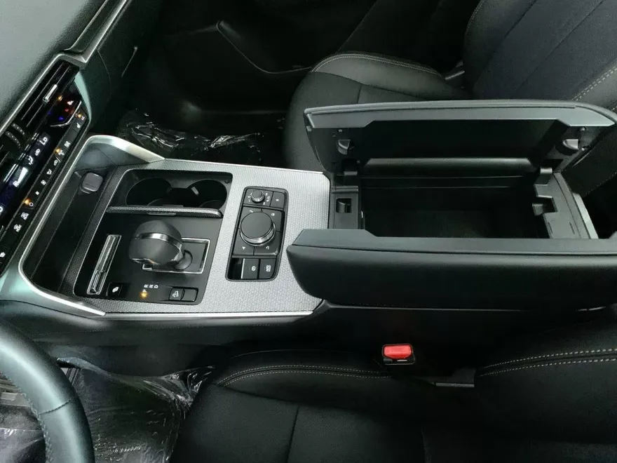 2025 Mazda CX-70 Plug-in Hybrid Premium photo 31