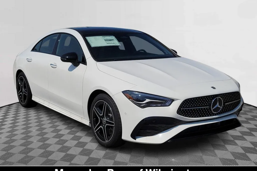 2024 Mercedes Benz CLA 250 4MATIC photo 1