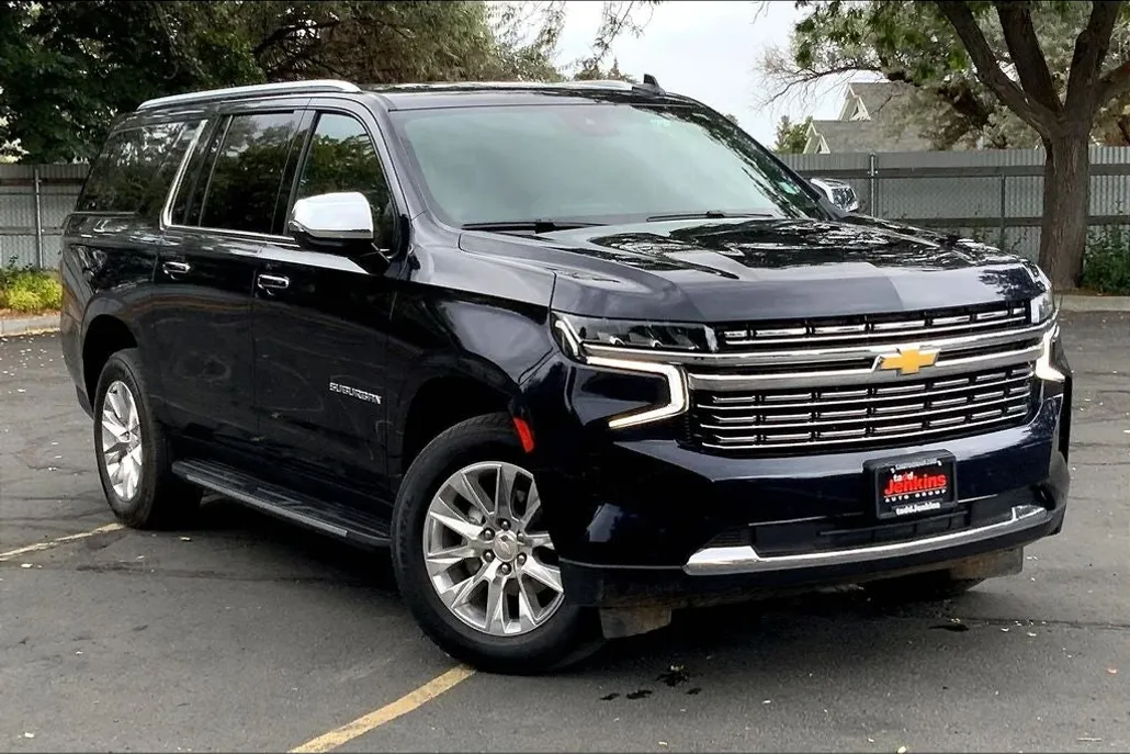 2023 Chevrolet Suburban 1500 Premier photo 1