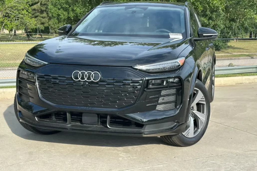 2025 Audi Q6 E-tron Premium Plus photo 1