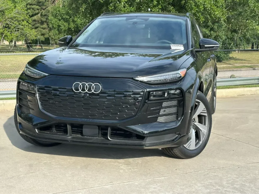 2025 Audi Q6 E-tron Premium Plus photo 1