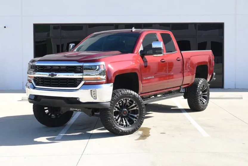 2016 Chevrolet Silverado 1500 LT photo 1