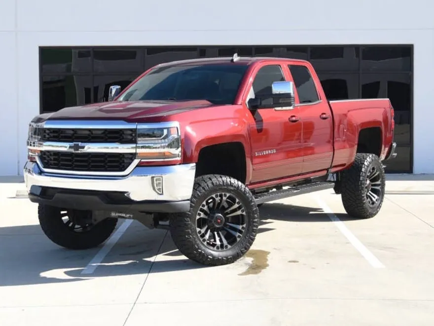 2016 Chevrolet Silverado 1500 LT photo 1
