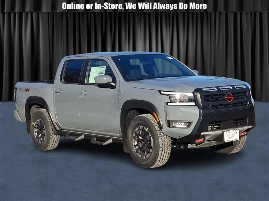 2025 Nissan Frontier Crew Cab photo 1
