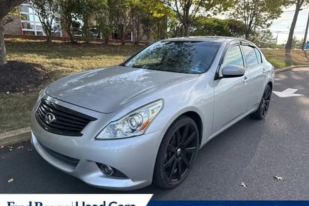 2012 Infiniti G37 photo 1
