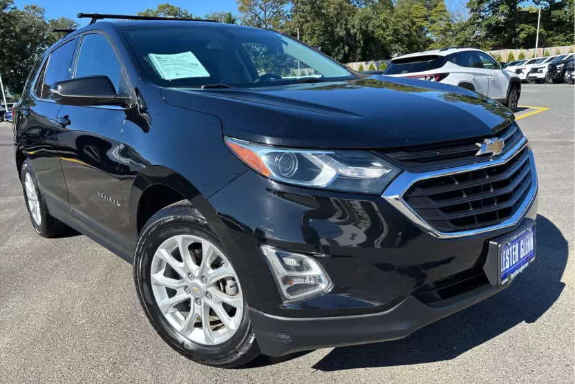 2018 Chevrolet Equinox LT photo 1