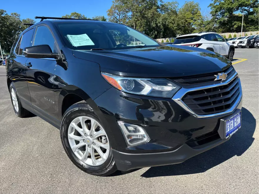2018 Chevrolet Equinox LT photo 1
