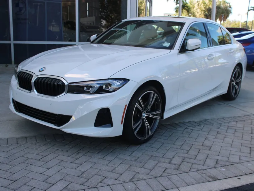 2024 Bmw 330i Sedan photo 1