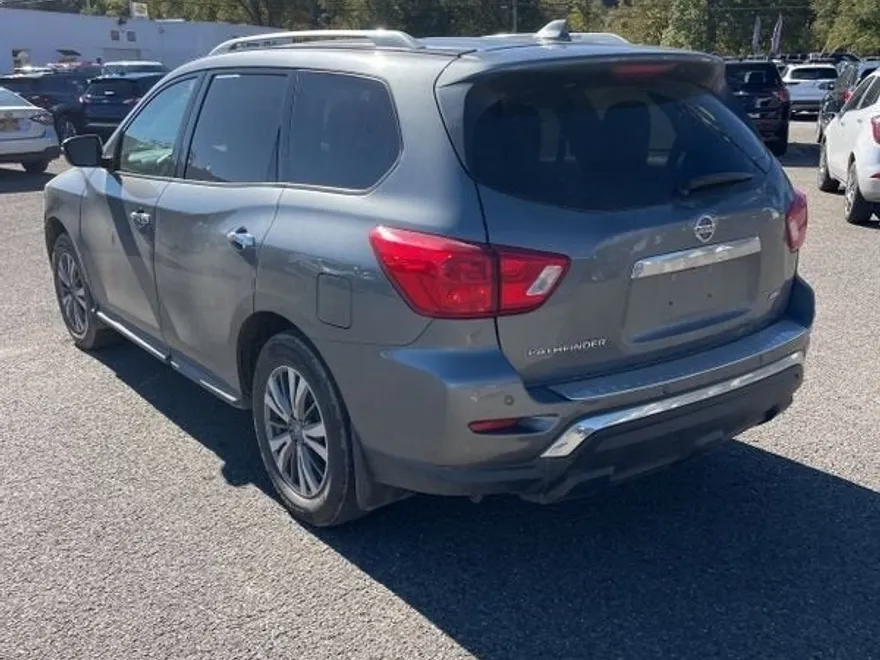 2020 Nissan Pathfinder S photo 1