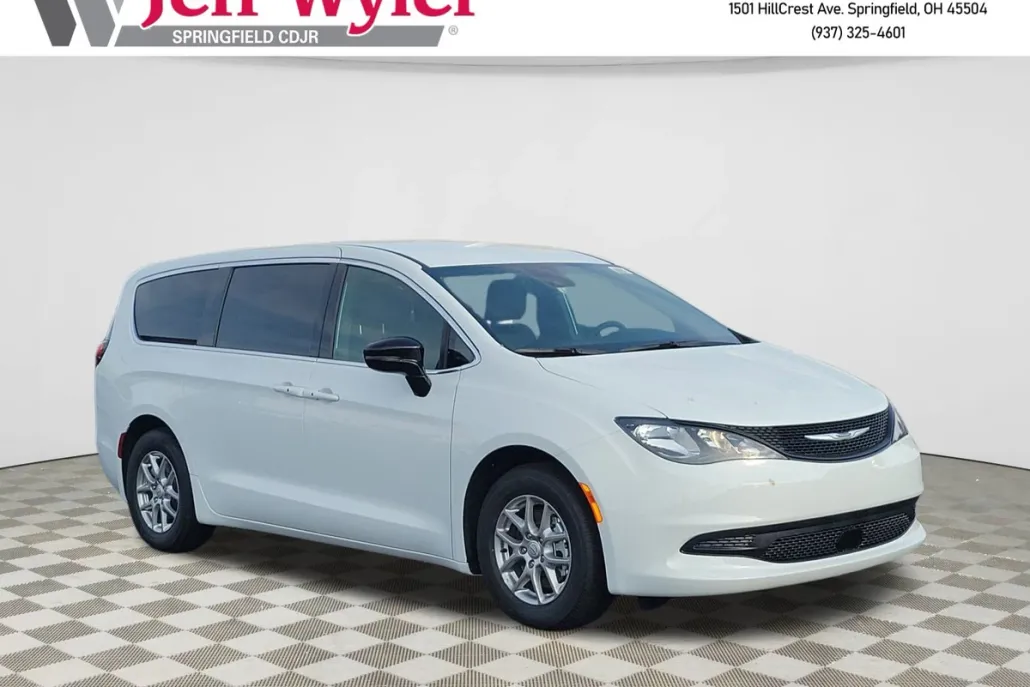2025 Chrysler Voyager LX photo 1