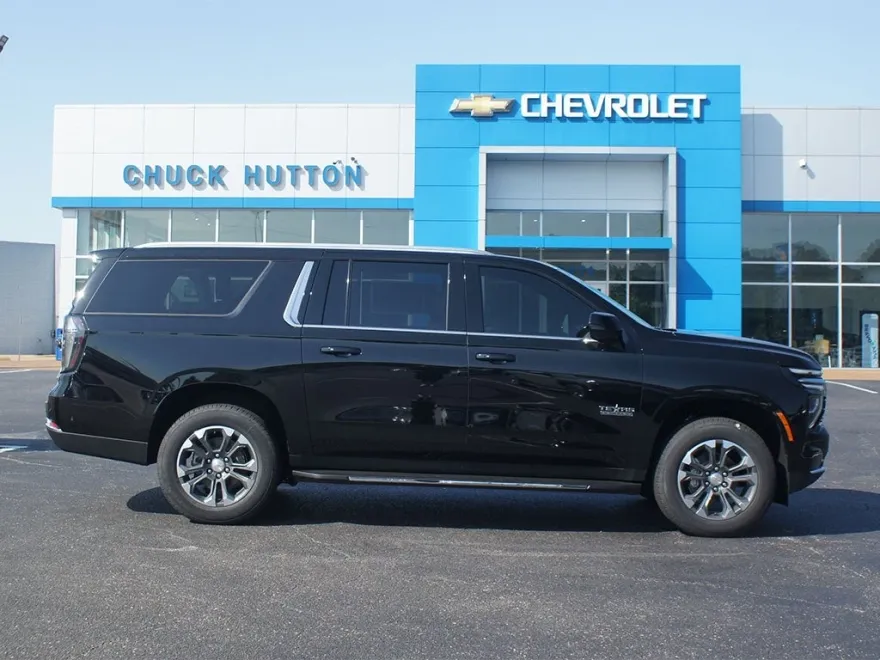 2025 Chevrolet Suburban LT photo 1