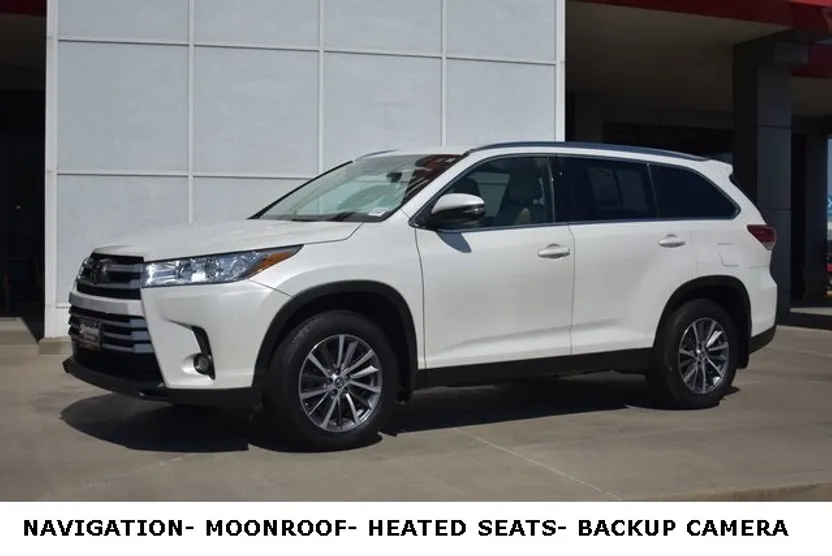 2019 Toyota Highlander XLE photo 1