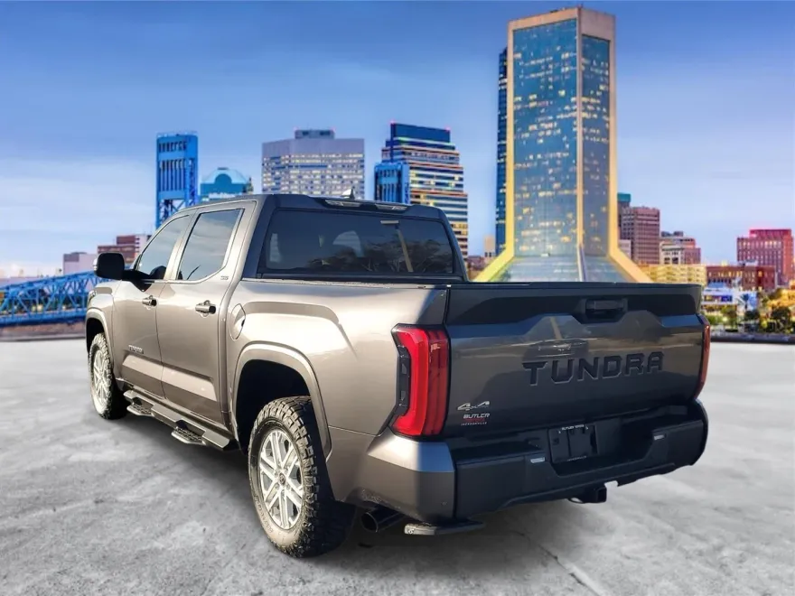 2024 Toyota Tundra SR5 CrewMax photo 1