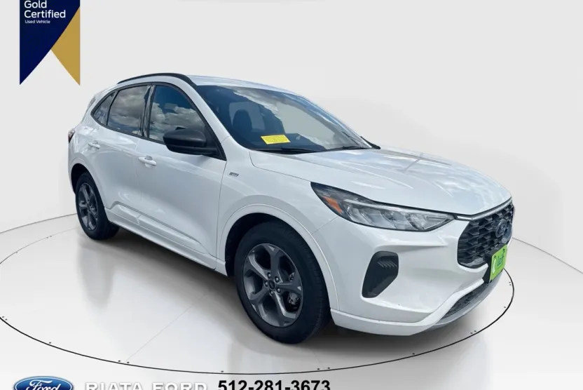 2024 Ford Escape Hybrid ST-Line photo 1