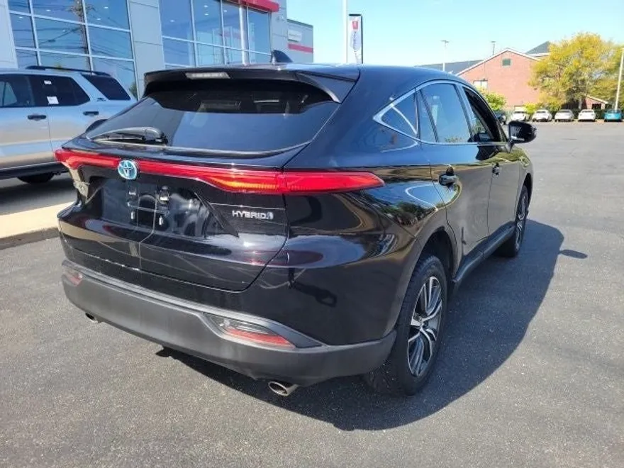 2021 Toyota Venza LE photo 1