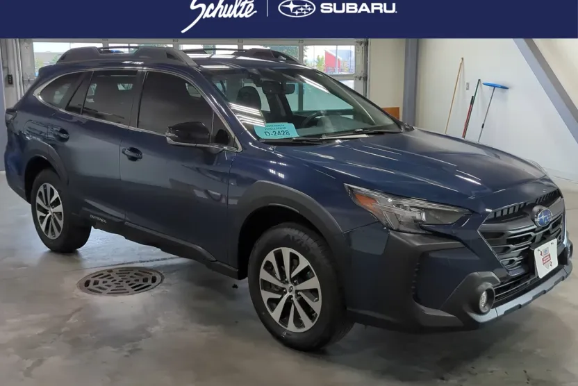 2023 Subaru Outback Premium photo 1